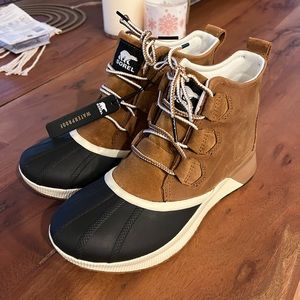 Sorel size 9 waterproof bootie. Brand new!